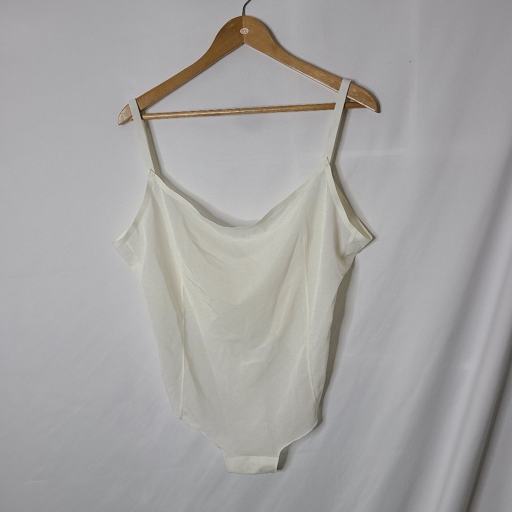 SKIMS POWER MESH BODYSUIT white/“marble”‎ sz 3x NWT